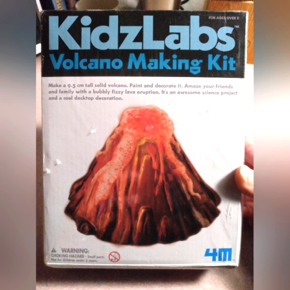 Kidzlabs volcano making kit